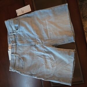 7 for all Mankind Bike Short.- Size 28. New with tags!!
